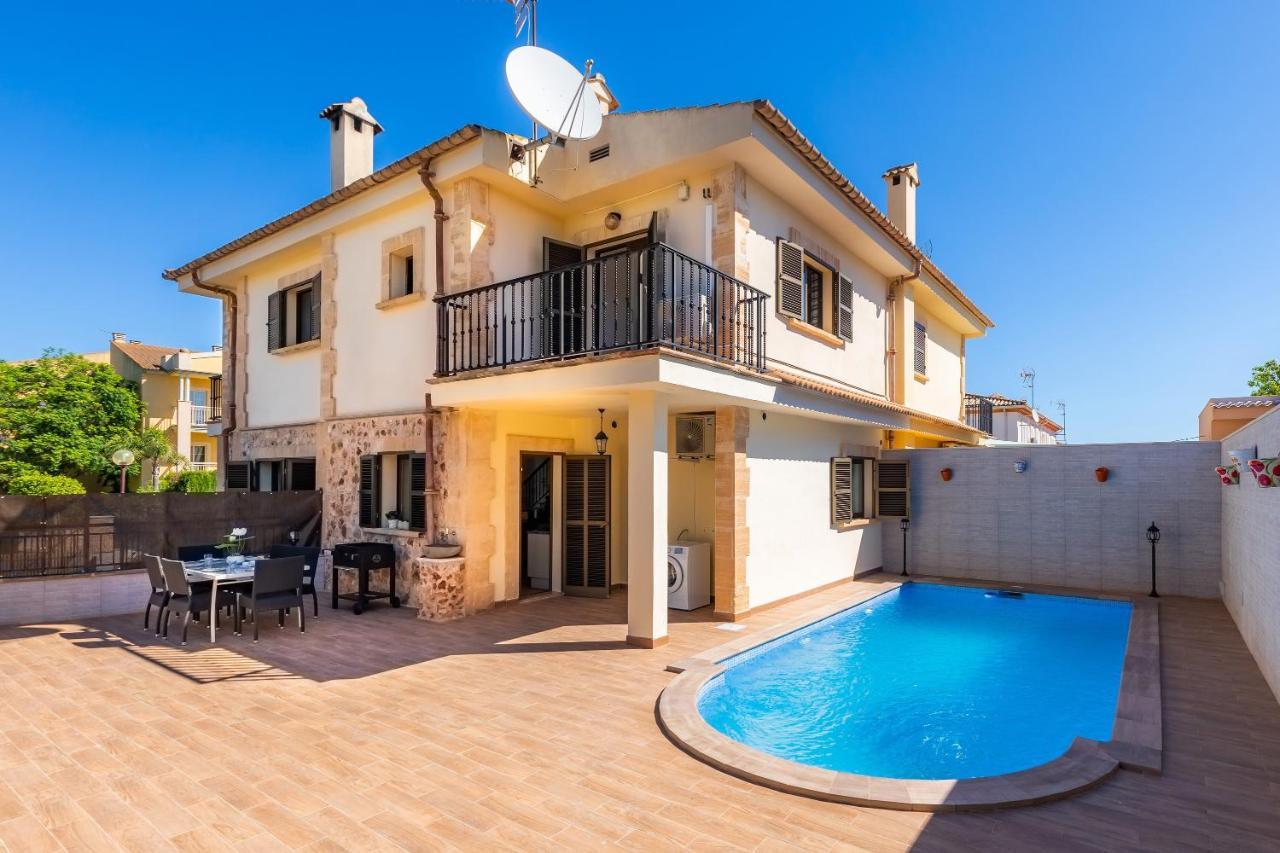 Casa Jordi Villa กันปิกาฟอร์ต ภายนอก รูปภาพ